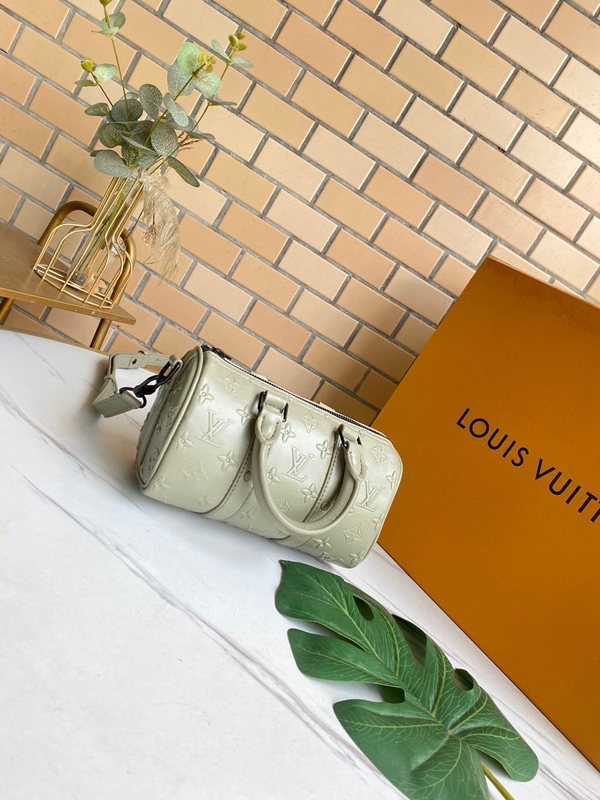 ルイヴィトンバッグ側面デザイン